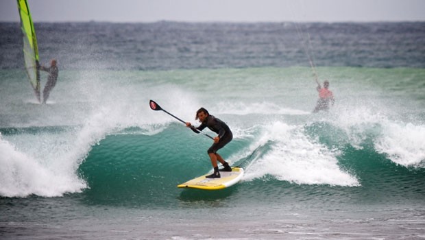El Medano surfing