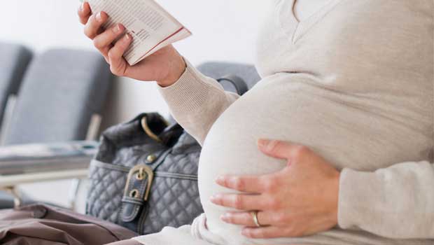 pregnant-reading