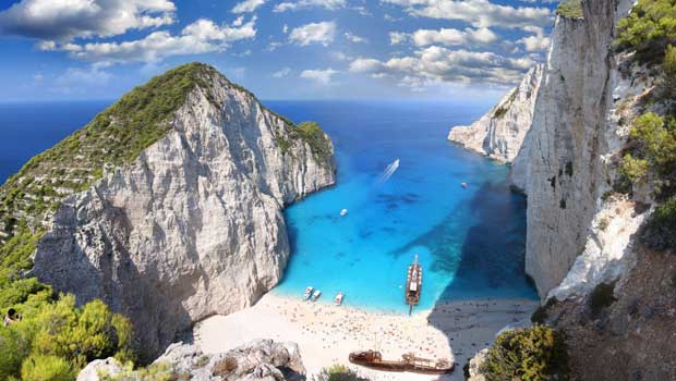 navagio-zakynthos